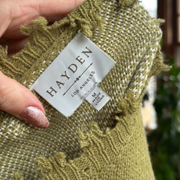 Distressed Green Daisy Sweater - Picture 6 of 6